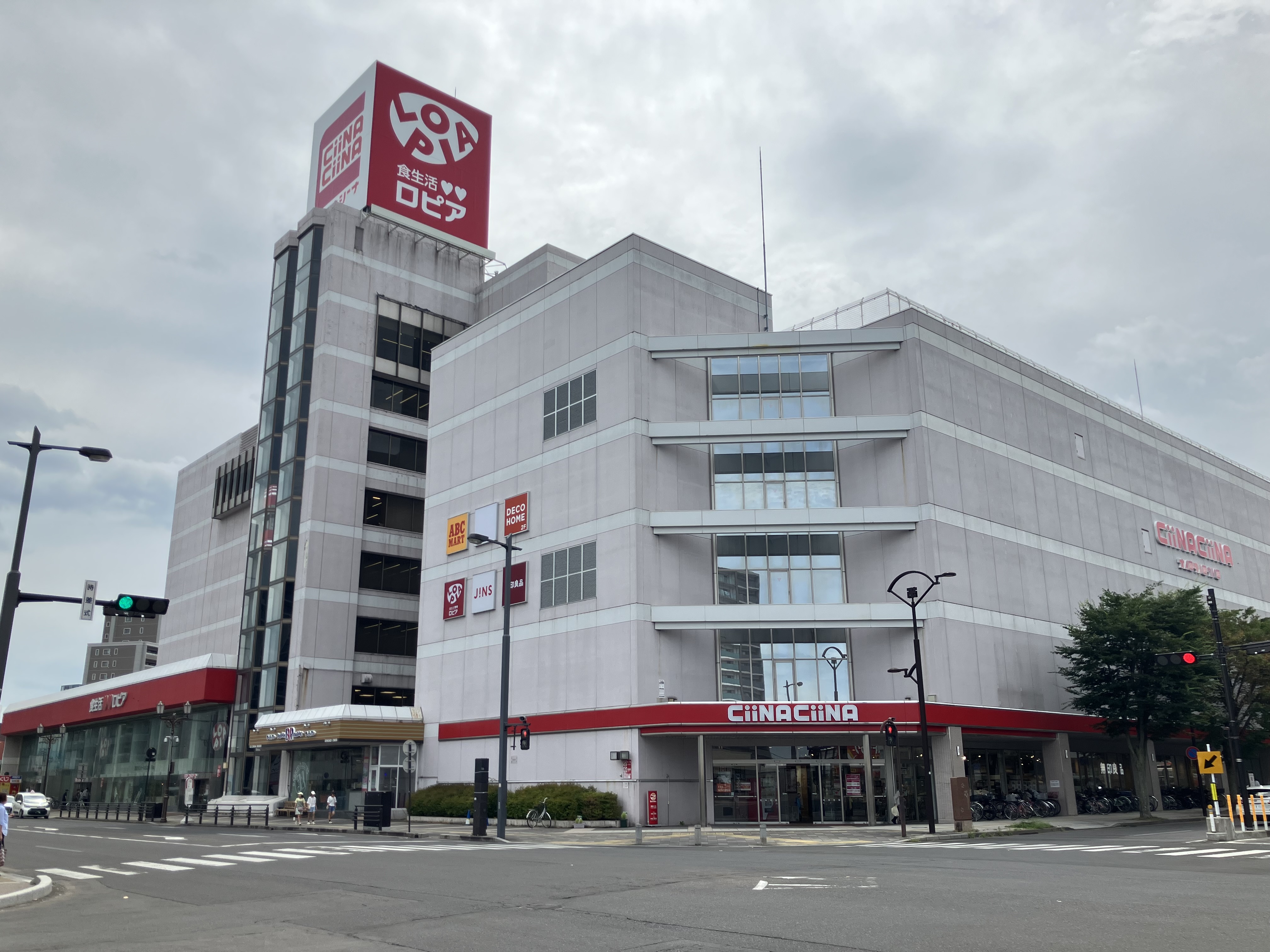 青森県弘前市大町２丁目2-15 ショッピング施設
