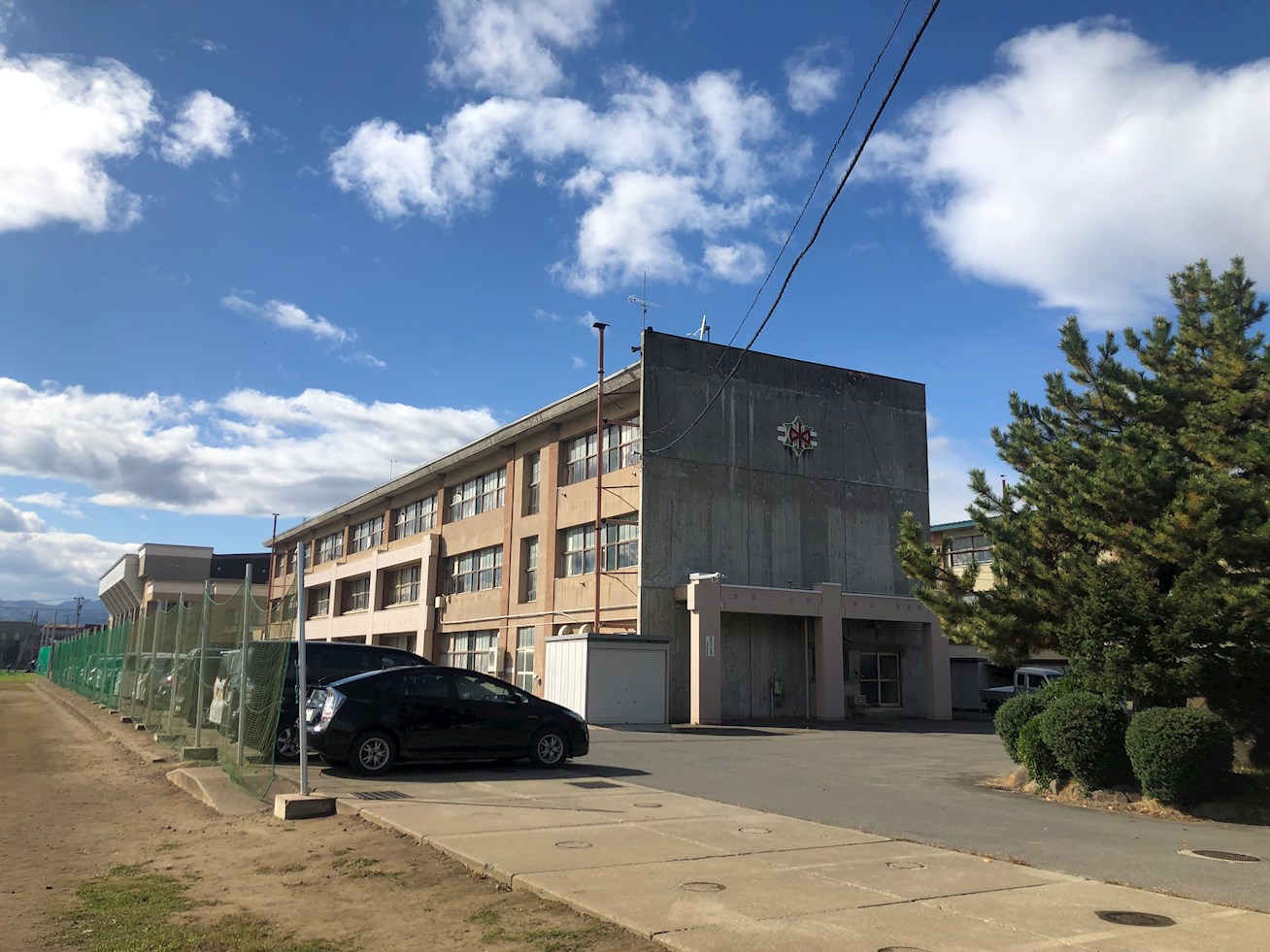 【ハシモトホーム弘前支店】南城西一丁目社有地 中学校