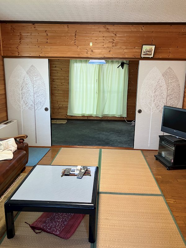 大館市根下戸新町中古住宅 内観写真（リビング以外の居室）