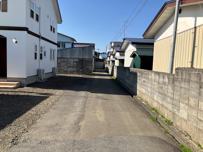 大館市東台四丁目36番12　中古 現地写真（前面道路含む現地写真）