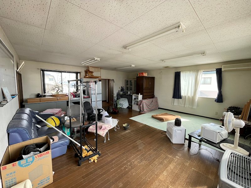 鶴田字沖津中古住宅 同仕様写真（リビング）
