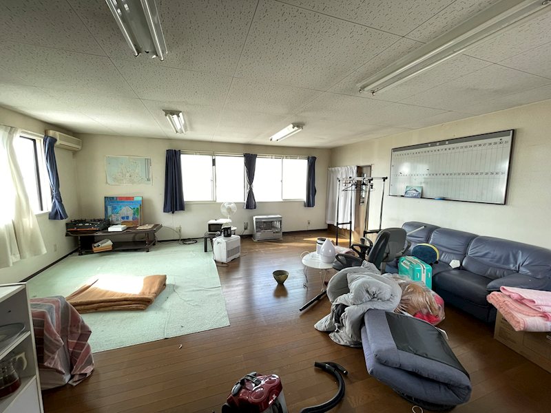 鶴田字沖津中古住宅 同仕様写真（リビング）