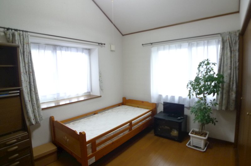 土沢（ゆとりが丘） 中古住宅 内観写真（リビング以外の居室）