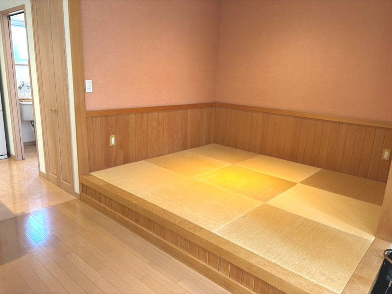 【ハシモトホーム】蛍沢1丁目中古住宅 内観写真（リビング）