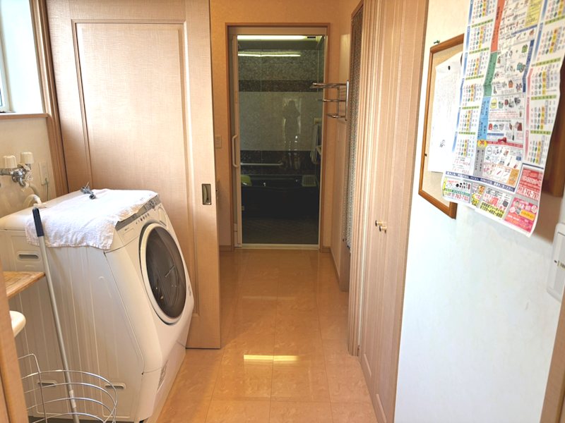 【ハシモトホーム】蛍沢1丁目中古住宅 内観写真（洗面台・洗面所）