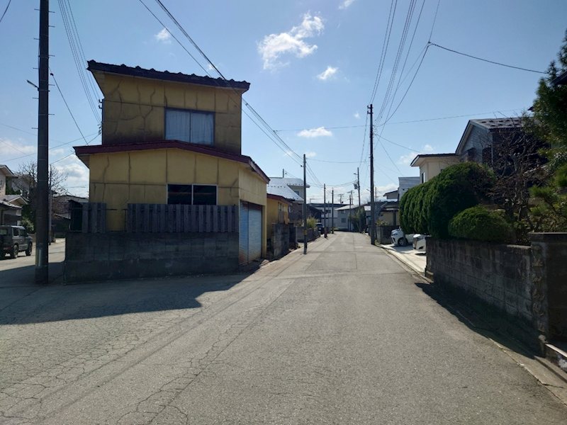 秋田県秋田市新屋高美町6-18 現地写真（前面道路含む現地写真）