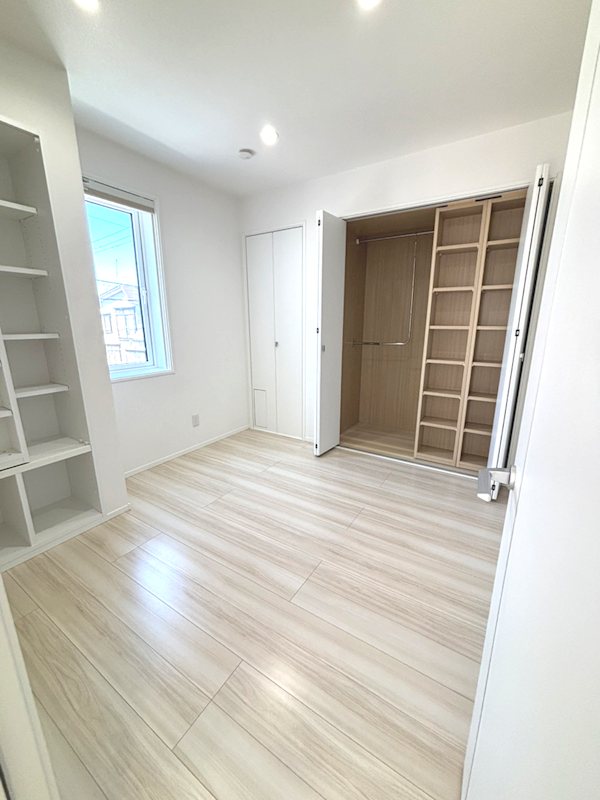 【ハシモトホーム】南佃2丁目中古住宅 内観写真（子供部屋）