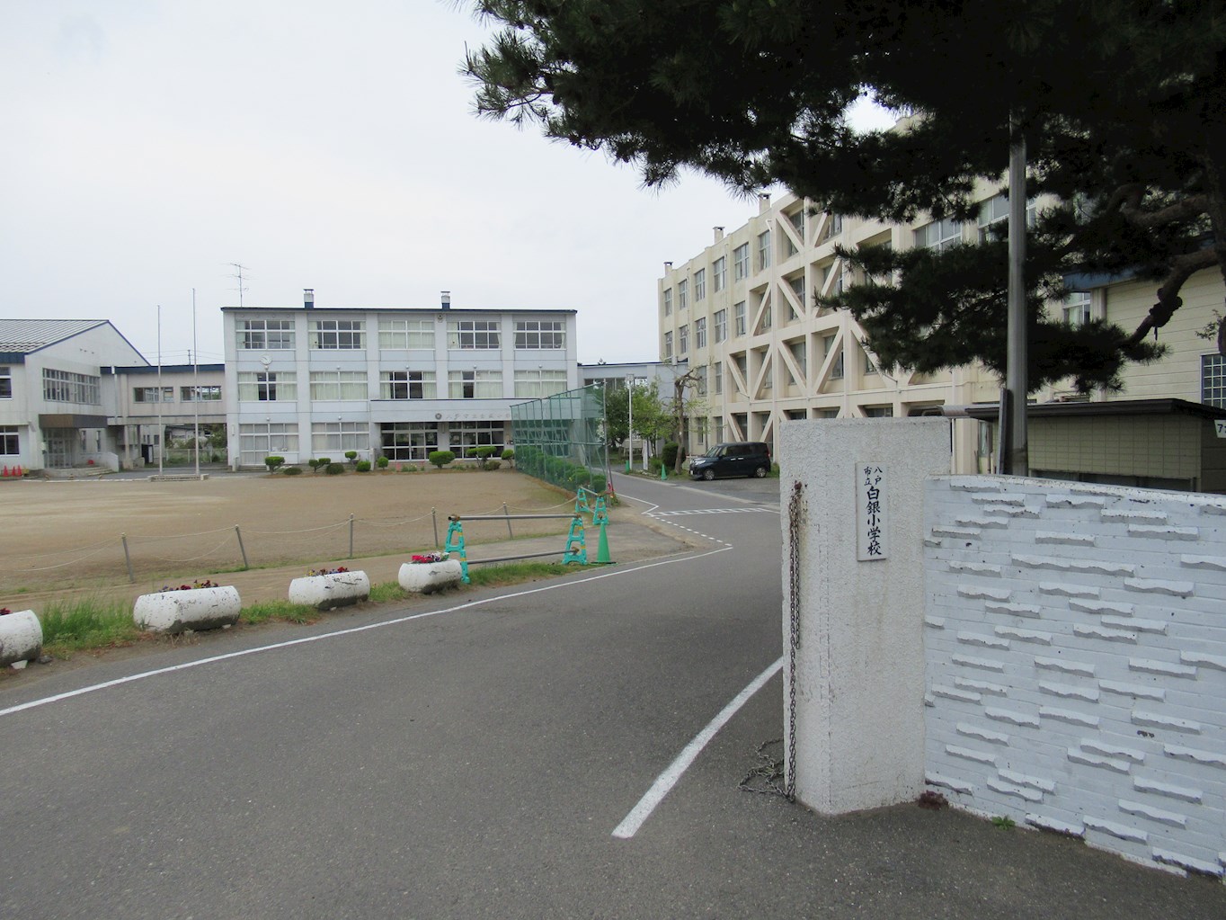 ♢八戸支店♢八戸市大字白銀町字堀ノ外6-3 小学校