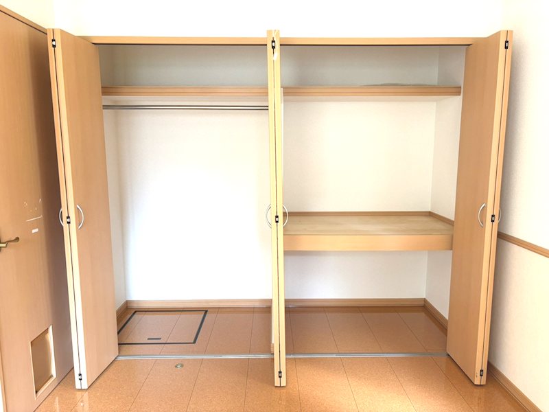 【ハシモトホーム】浪館前田4丁目共同住宅 内観写真（収納）