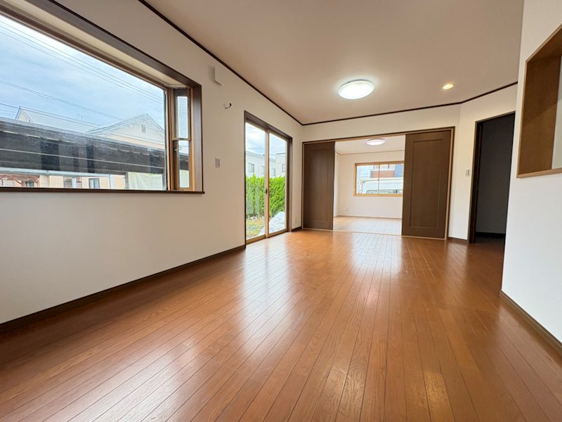 弘前市大久保中古住宅 内観写真（リビング）