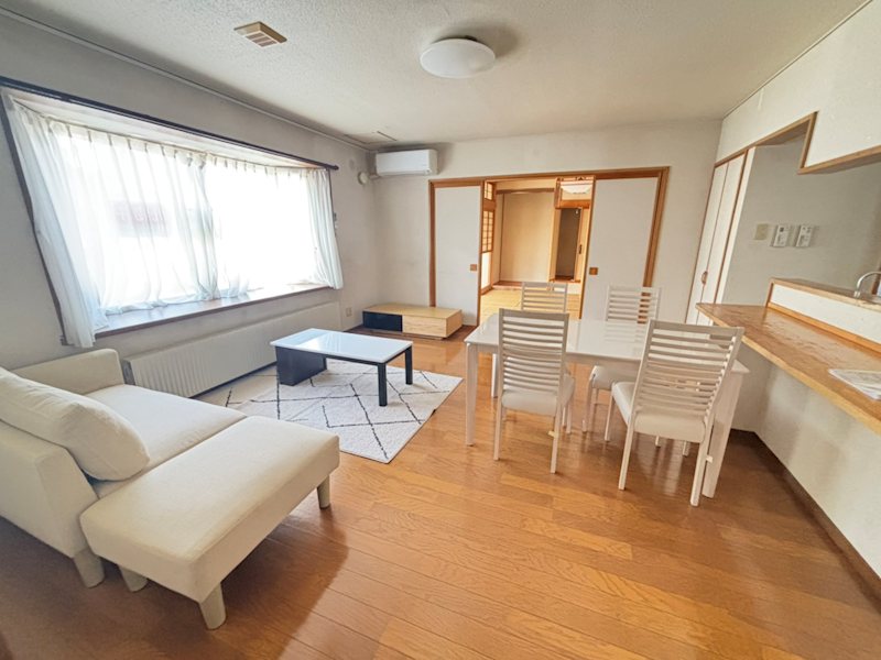 【ハシモトホーム二世帯中古住宅 】富田五丁目 内観写真（リビング）