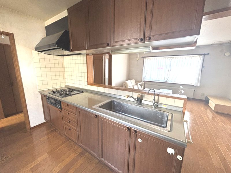 【ハシモトホーム二世帯中古住宅 】富田五丁目 内観写真（キッチン）