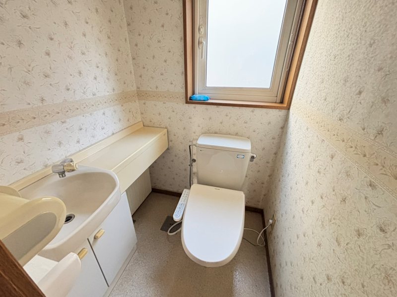 【ハシモトホーム二世帯中古住宅 】富田五丁目 内観写真（トイレ）