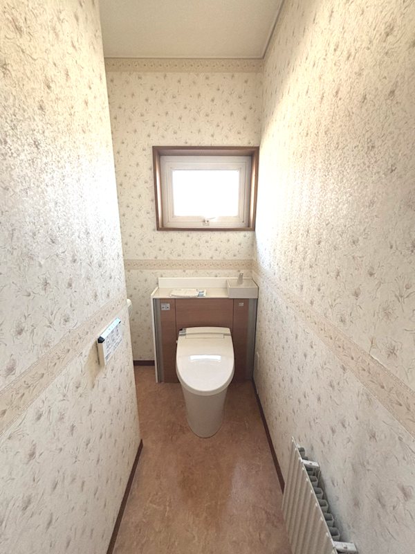 【ハシモトホーム二世帯中古住宅 】富田五丁目 内観写真（トイレ）