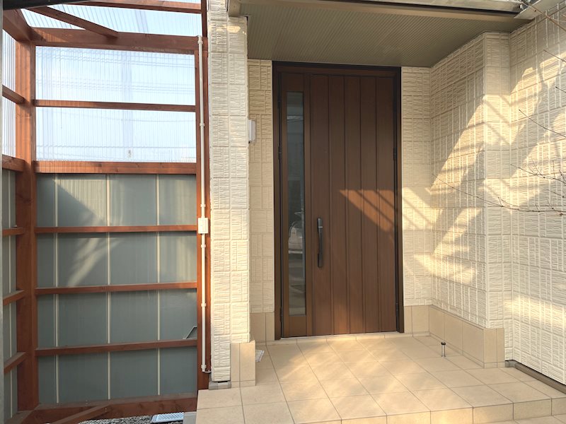 緑3丁目　中古住宅 現地写真（玄関）