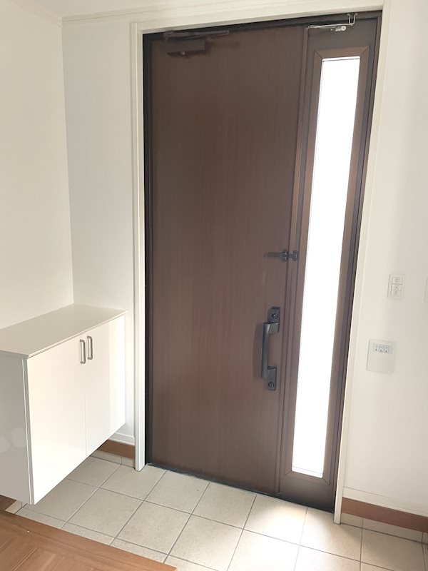 緑3丁目　中古住宅 現地写真（玄関）