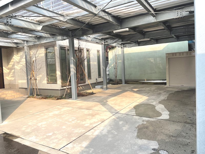 緑3丁目　中古住宅 現地写真（駐車場）