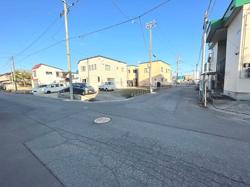 青森県青森市浪館前田２丁目30-13 現地写真（前面道路含む現地写真）