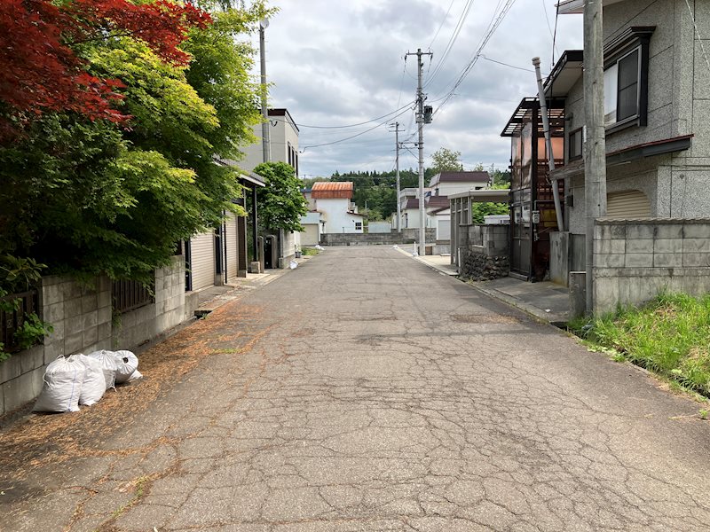 横内亀井　土地 現地写真（前面道路含む現地写真）