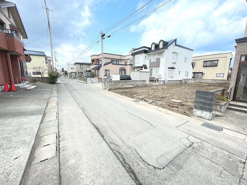 岡造道2丁目　土地 現地写真（前面道路含む現地写真）