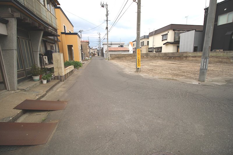 久須志4丁目土地 現地写真（前面道路含む現地写真）