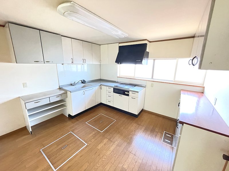 青森県青森市三内沢部208番4 内観写真（キッチン）