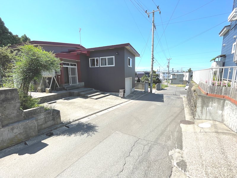 青森県青森市三内沢部208番4 現地写真（前面道路含む現地写真）