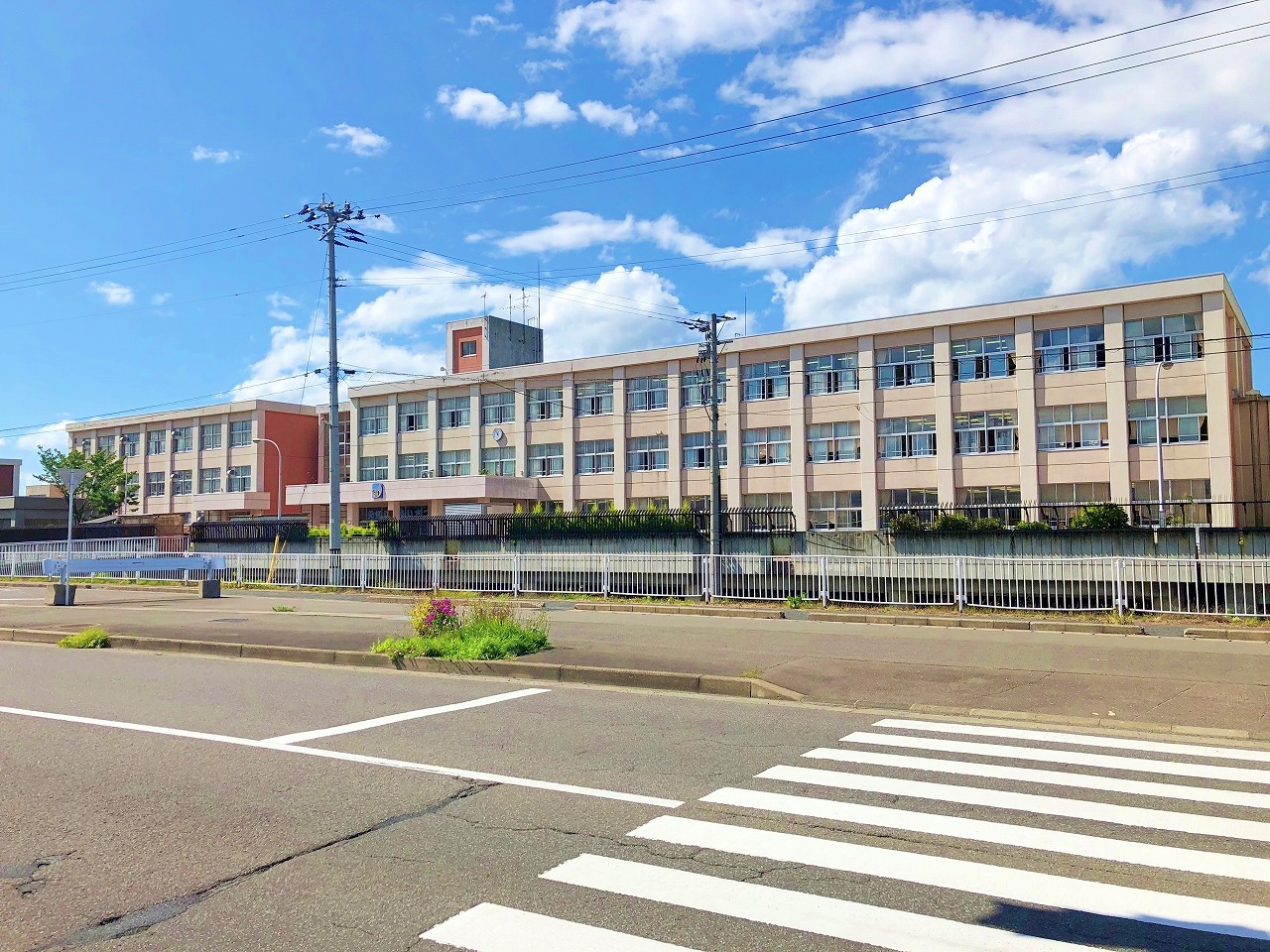 青森県青森市三内沢部208番4 小学校