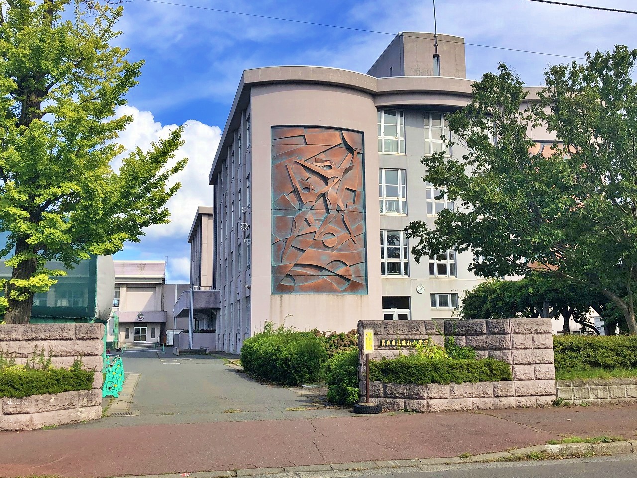 青森県青森市花園２丁目4番2 小学校