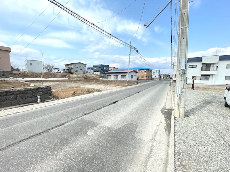浪館字平岡83-1　土地 現地写真（前面道路含む現地写真）