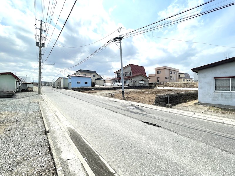 浪館字平岡83-1　土地 現地写真（前面道路含む現地写真）