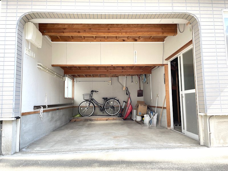 緑1丁目　中古住宅 現地写真（駐車場）