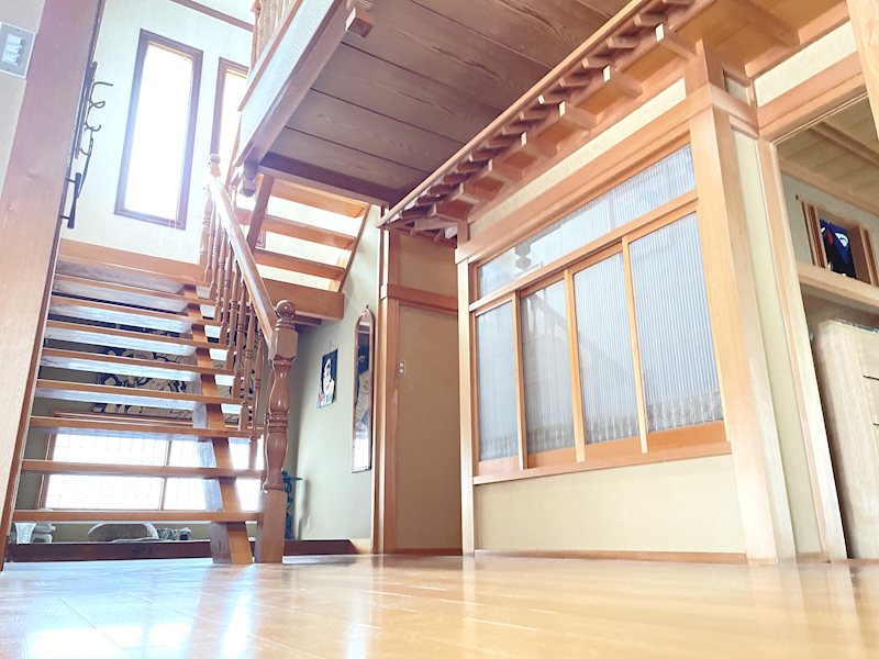 緑1丁目　中古住宅 現地写真（玄関）