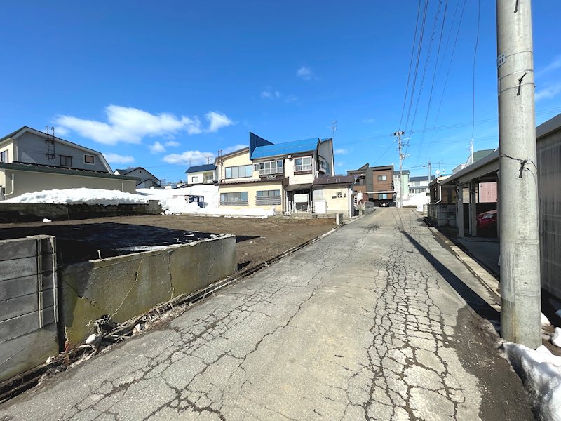 新城山田　土地 現地写真（前面道路含む現地写真）