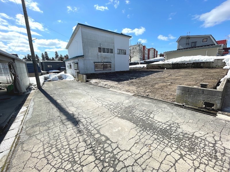 新城山田　土地 現地写真（前面道路含む現地写真）