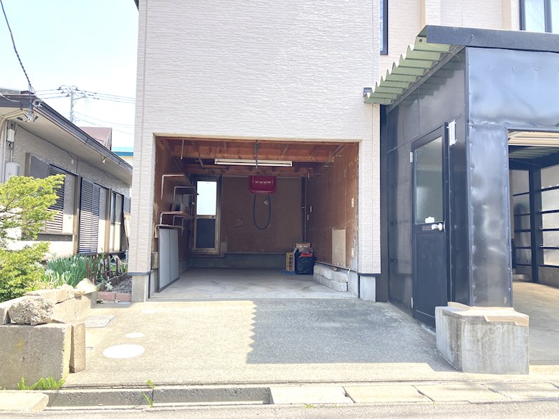 矢田前本泉　住宅 現地写真（駐車場）