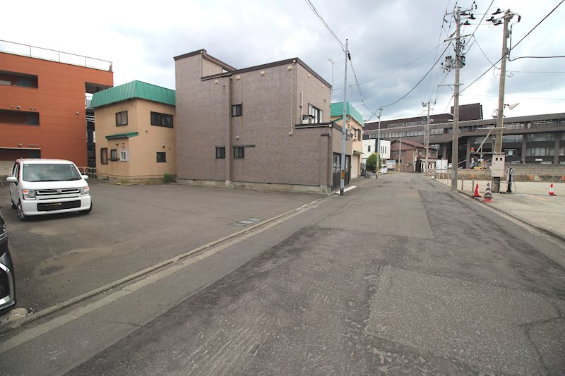 中央1丁目　土地 現地写真（前面道路含む現地写真）