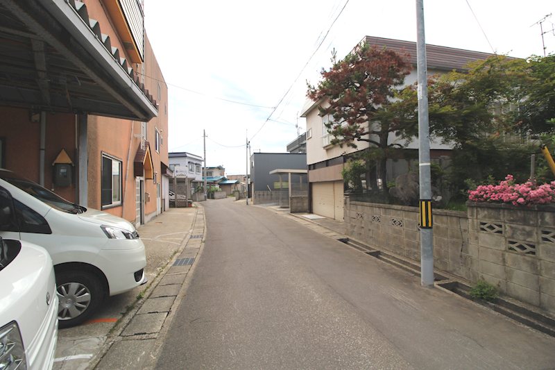 小柳1丁目　土地 現地写真（前面道路含む現地写真）