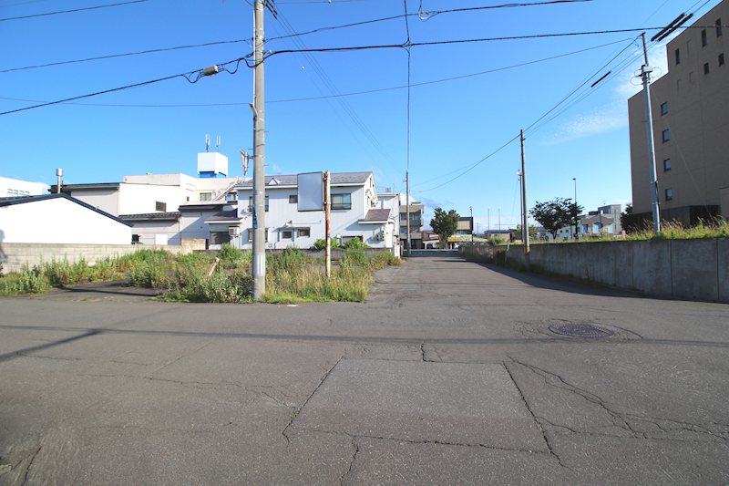 栄町1丁目　土地 現地写真（前面道路含む現地写真）