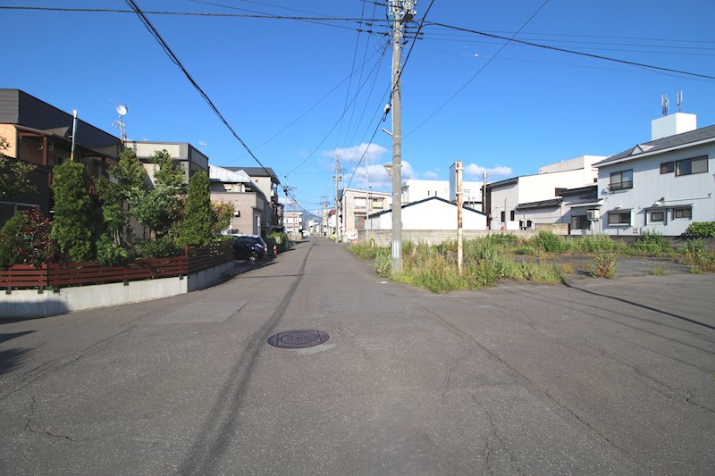 栄町1丁目　土地 現地写真（前面道路含む現地写真）