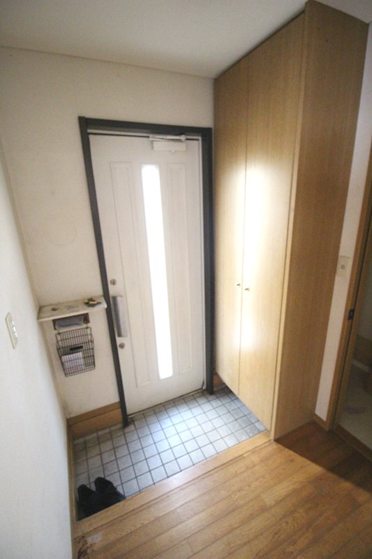 筒井八ツ橋　2階建　平屋　二世帯住宅 現地写真（玄関）