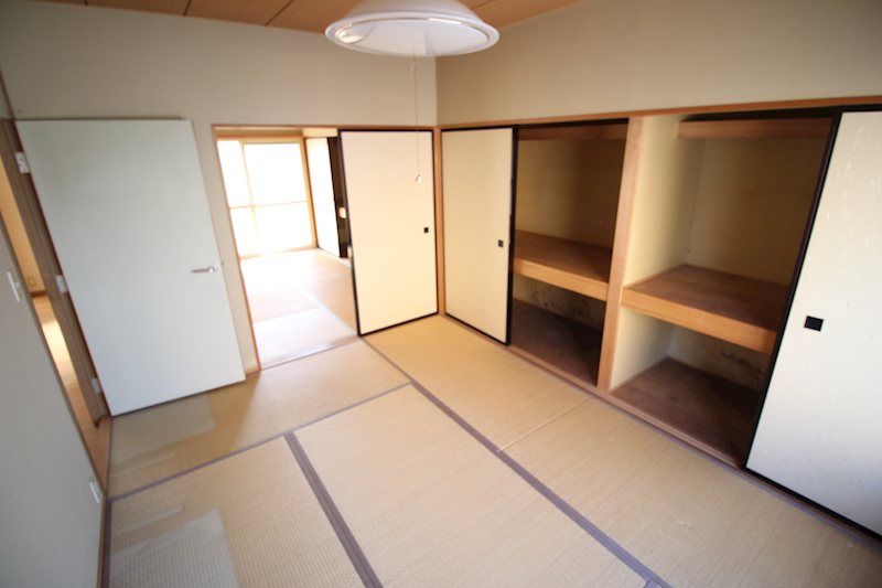 筒井八ツ橋　2階建　平屋　二世帯住宅 内観写真（リビング以外の居室）