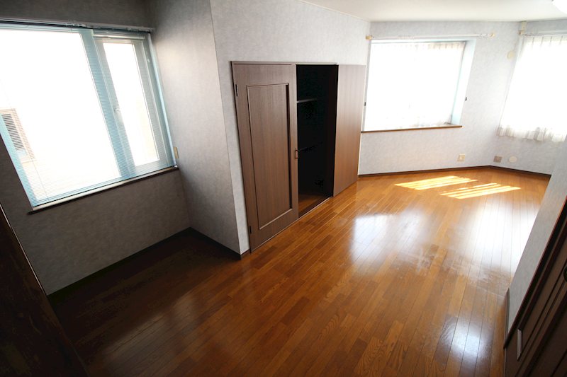 中央4丁目　住宅 内観写真（リビング以外の居室）