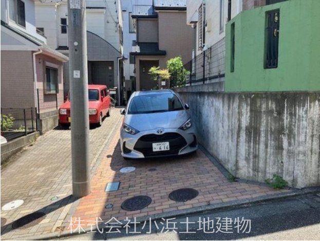 【非公開】藤沢市円行１丁目　中古戸建 現地写真（駐車場）