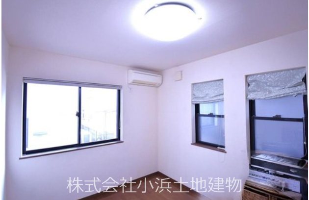 【非公開】藤沢市円行１丁目　中古戸建 内観写真（リビング以外の居室）