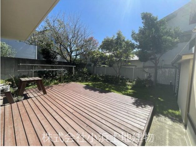 【非公開】藤沢市鵠沼海岸１丁目　中古戸建 現地写真（庭）