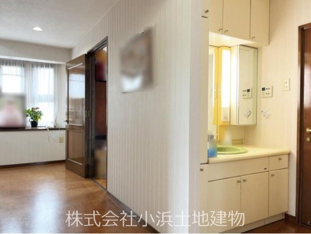 【非公開】藤沢市鵠沼海岸１丁目　中古戸建 内観写真（洗面台・洗面所）