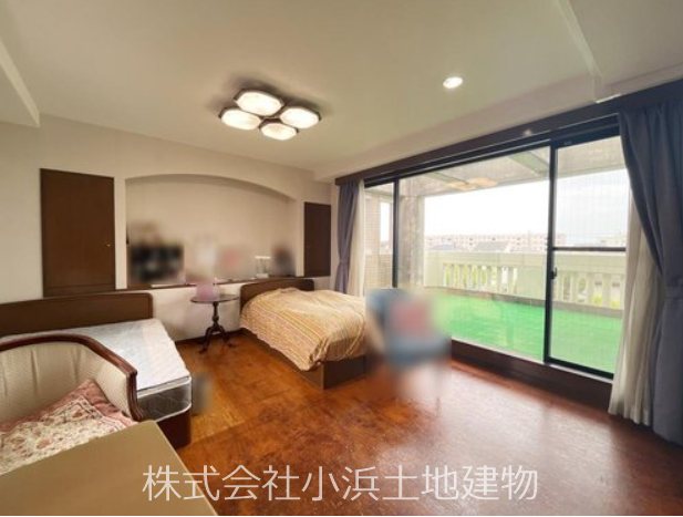 【非公開】藤沢市鵠沼海岸１丁目　中古戸建 内観写真（リビング以外の居室）