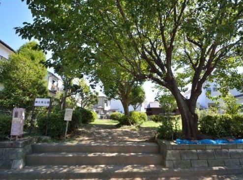 神奈川県茅ヶ崎市小和田１丁目10－7 公園
