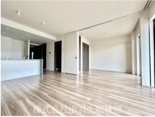 【非公開】ヴェレーナグラン茅ヶ崎東海岸 内観写真（リビング）